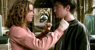 Hermione et Harry sur le point d'utiliser le Retourneur de Temps dans PA/f