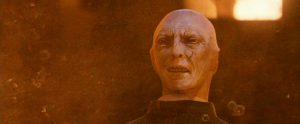 Voldemort accroché à Quirrell dans ES/f